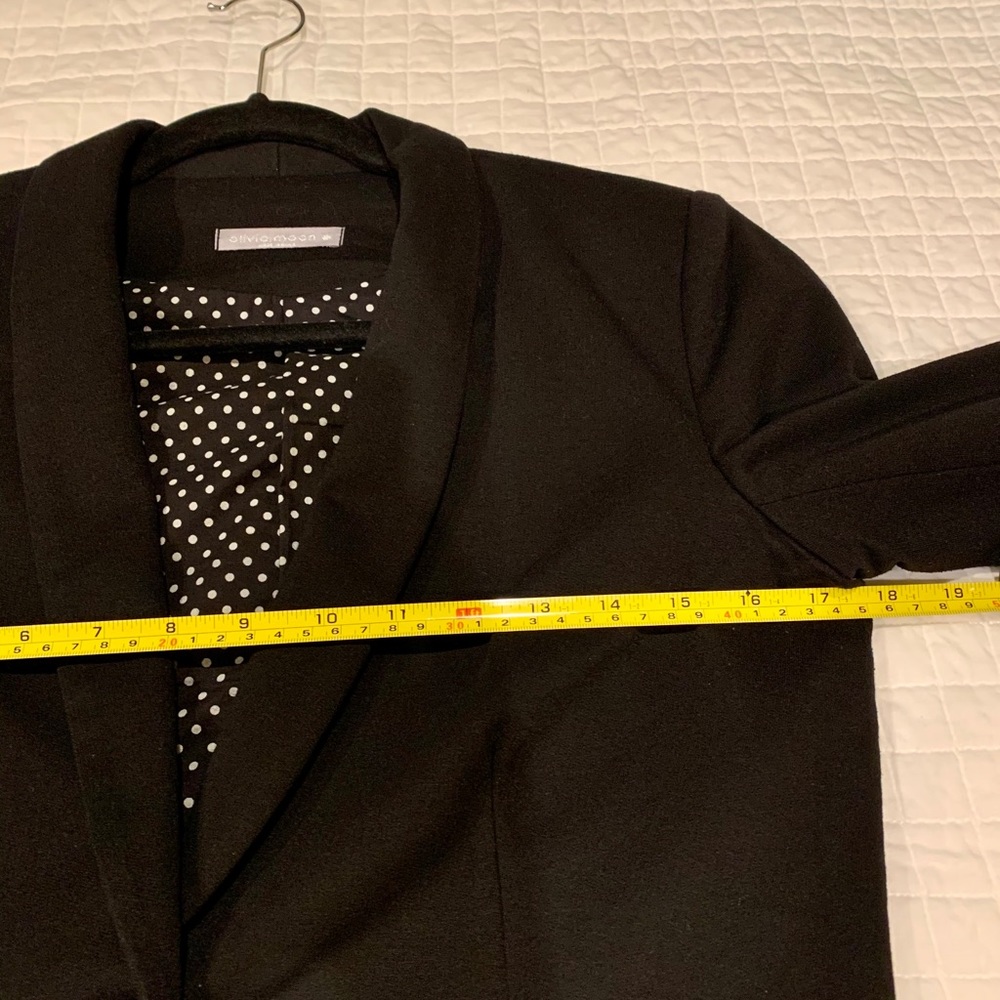 BLACK JACKET - Picture 2 of 7